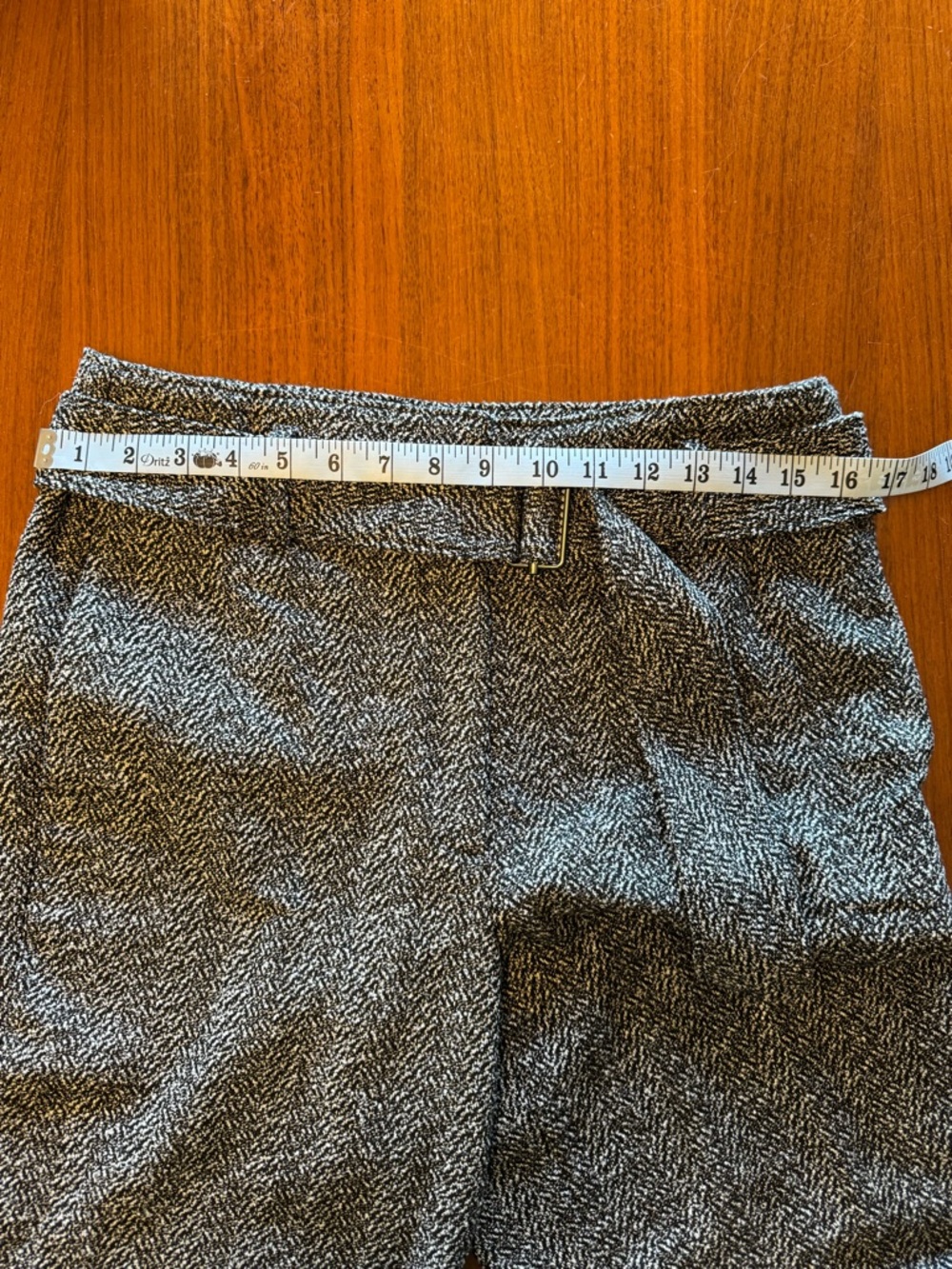 White House Black Market Taper Ankle Belted Herringbone/Tweed-style pants size 8 - Picture 3 of 6